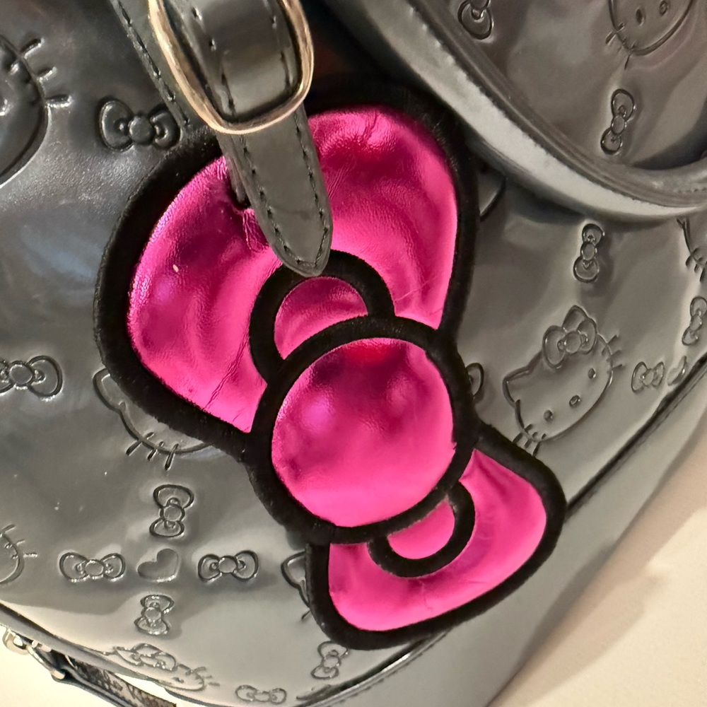 Hello Kitty Gray Embossed Handbag - Picture 5 of 14